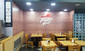 Pizza-Hut-rotulacion-interior-y-rotulos-3